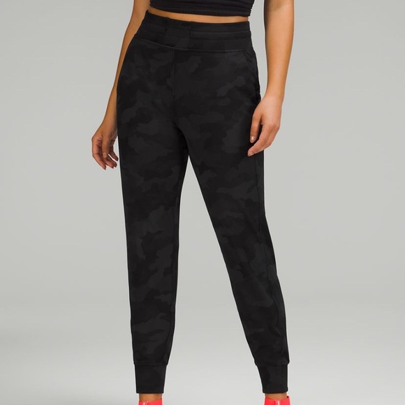 Lululemon jogger pants - Picture 6 of 6